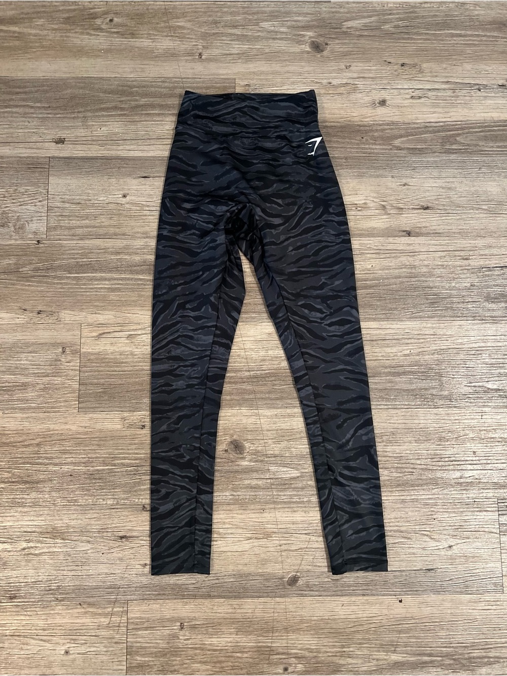GYMSHARK ADAPT ANIMAL SEAMLESS LEGGING WITH BUTT SCRUNCH SIZE SMALL BLACK